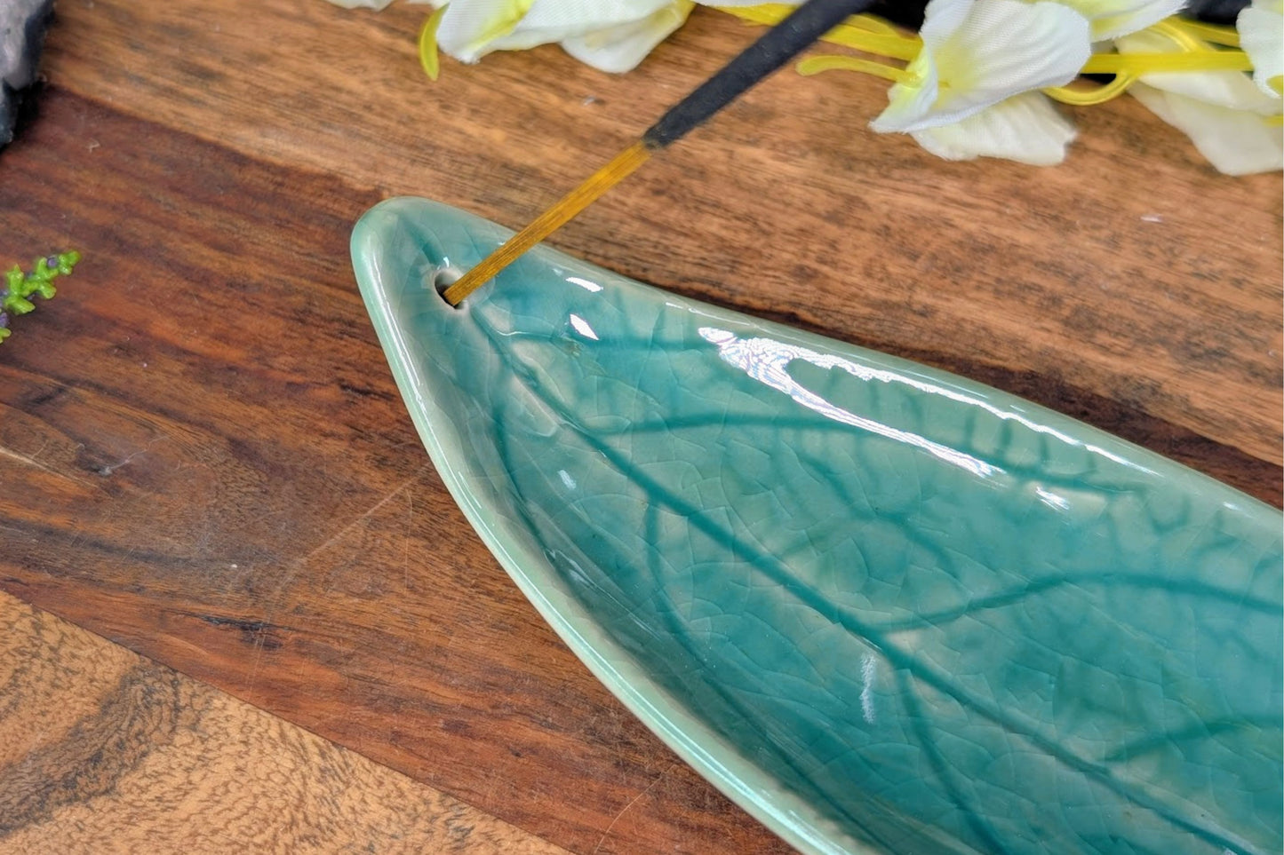 Ceramic Avocado Leaf Incense Holder