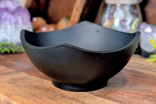 Cast Iron Four Corner Cauldron