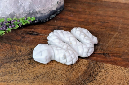 Howlite Snake