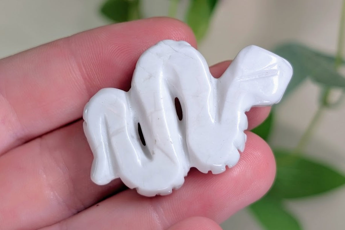 Howlite Snake