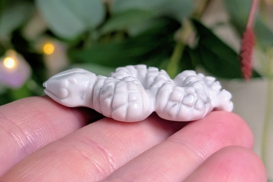 Howlite Snake
