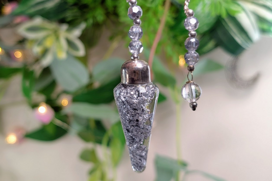 Silver Flakes Pendulum
