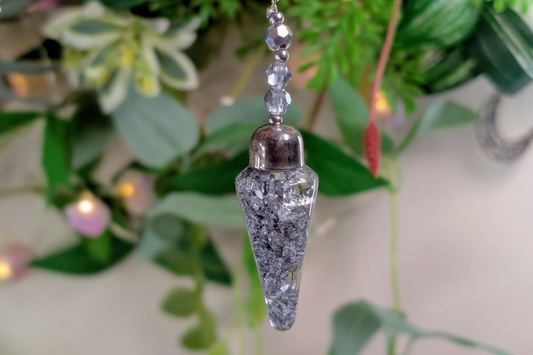 Silver Flakes Pendulum