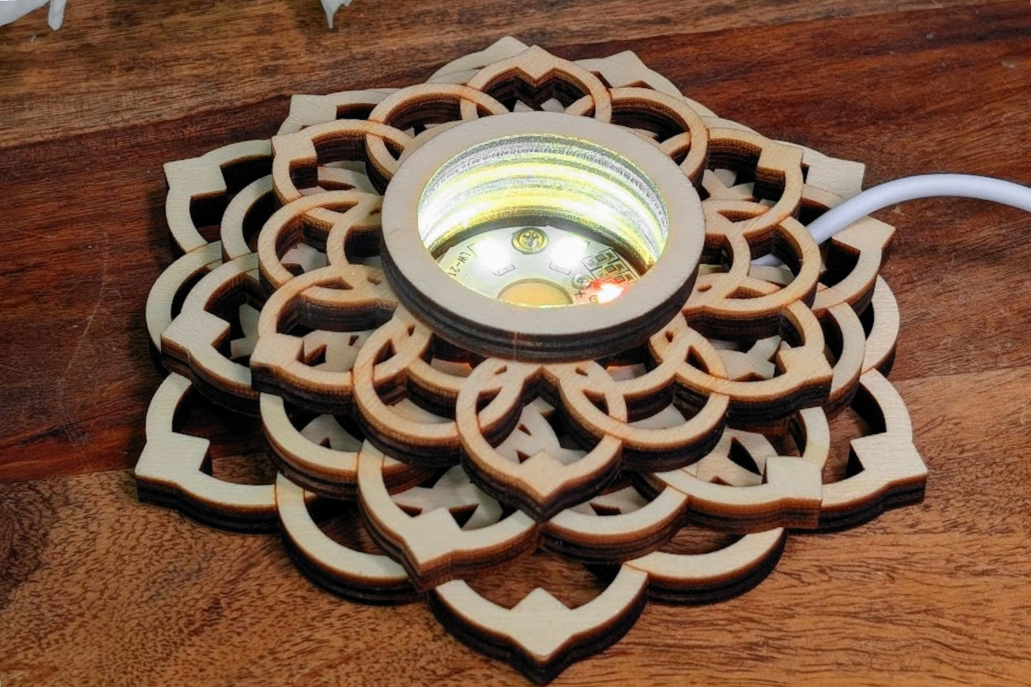 Wooden Lotus USB Light Base - Cold White